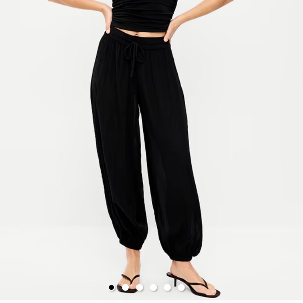 Old Navy High-Waisted Sheer Crinkle Crepe
Harem Balloon Pants XS NEW